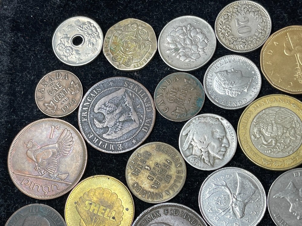 Assorted World Foreign Coins lot 101725