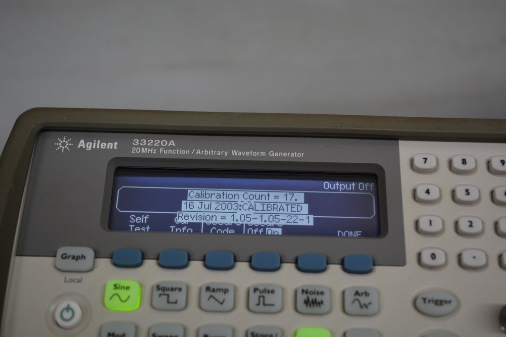^ Agilent 33220A 20 MHz Function Arbitrary Waveform Generator #X3432
