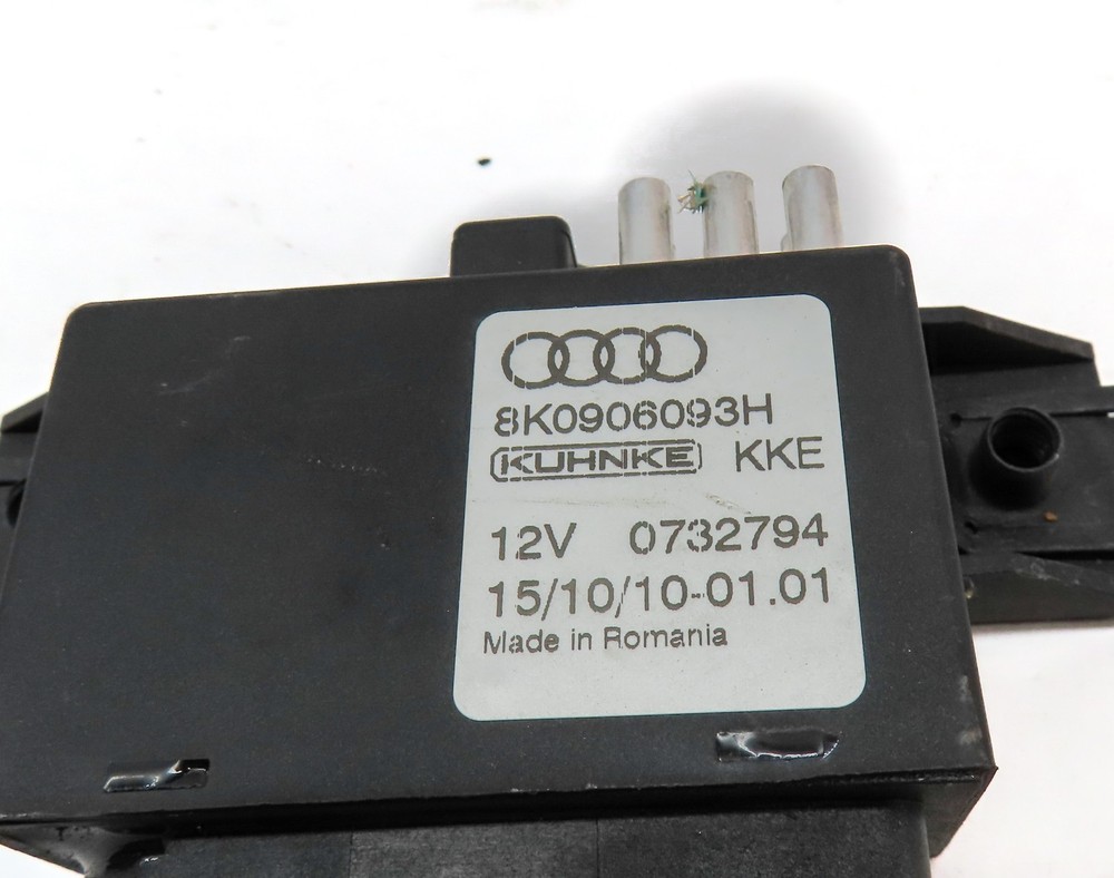 2011 AUDI Q5 (B8 8R) 3.2L (CALB) ENGINE FUEL PUMP RELAY CONTROL MODULE