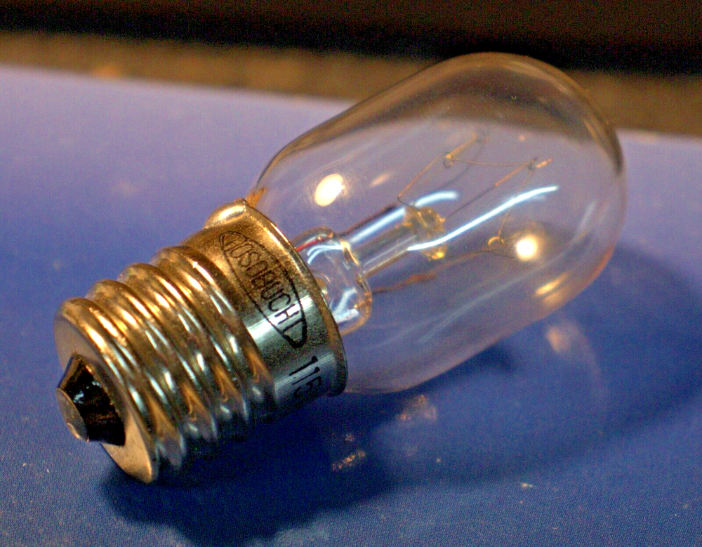 MICROSCOPE BULB LAMP 8611- HOSOBUCHI 115V 15W - CLEAR
