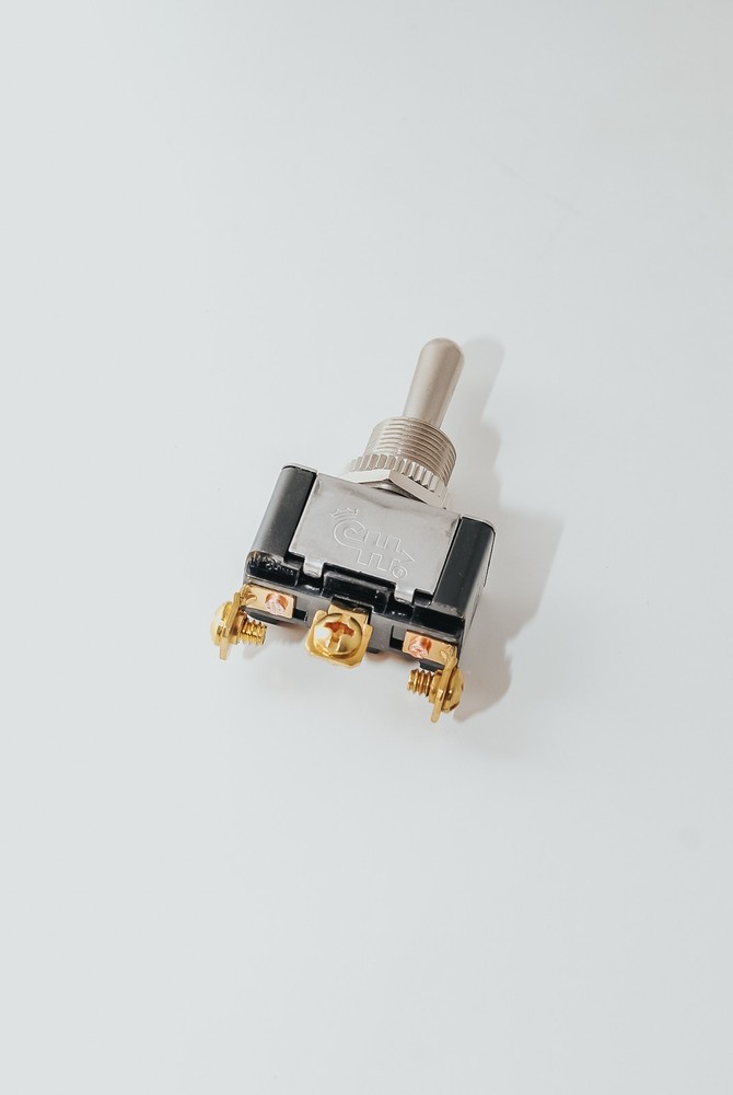 NEW COLE HERSEE 5586 3-POSITION TOGGLE SWITCH D502594