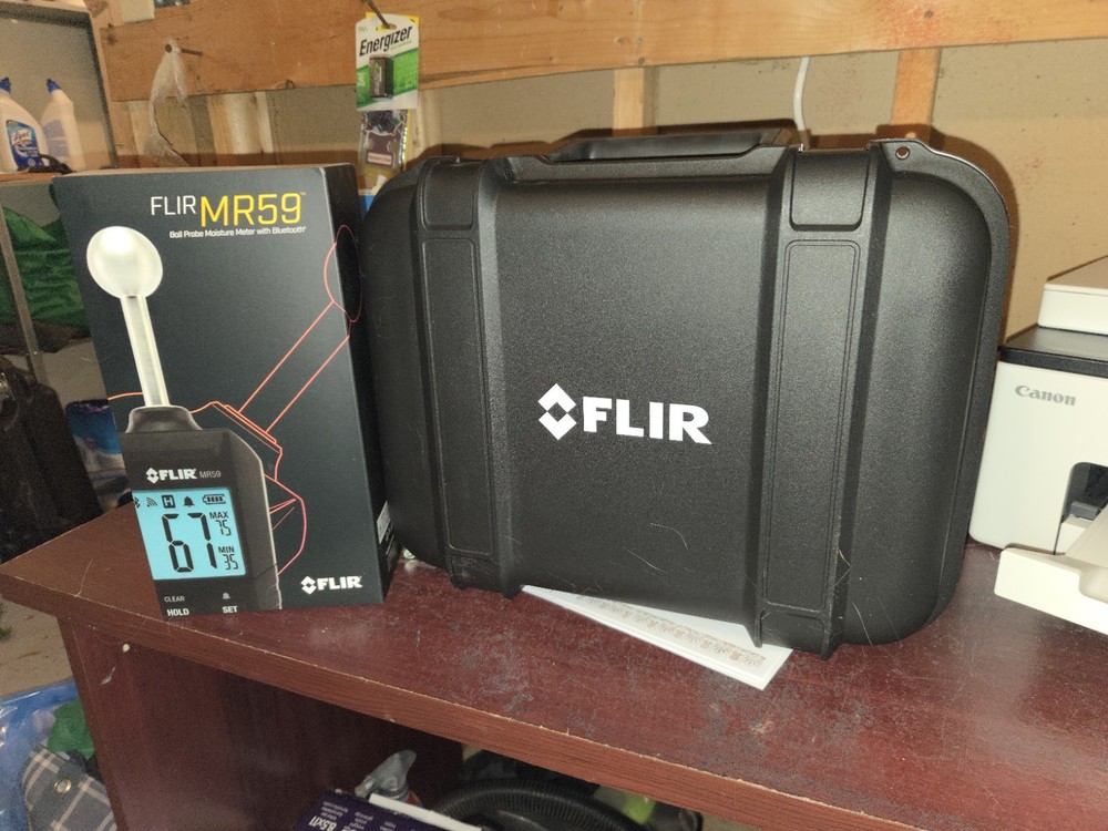 flir e8 pro With Mr59 Moisture Meter