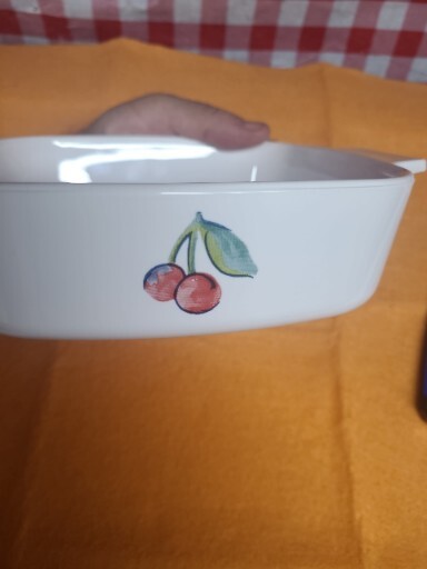 CORNING WARE CHERRY DESIGN WITH LID A 1B 1L, A 1PC