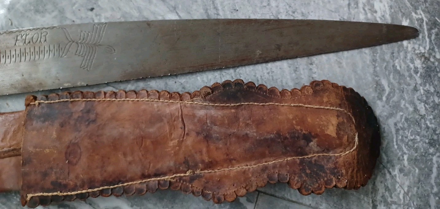 Antique Spanish Guerrero de la Costa short sword with scabbard