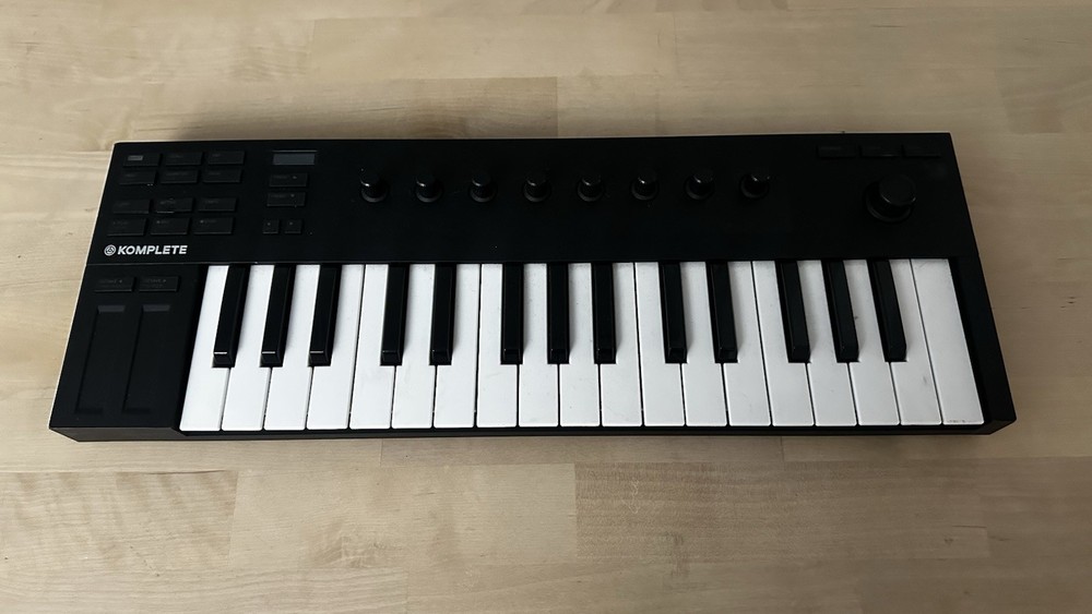 Native Instruments M32  Komplete Kontrol Keyboard Controller (26154)