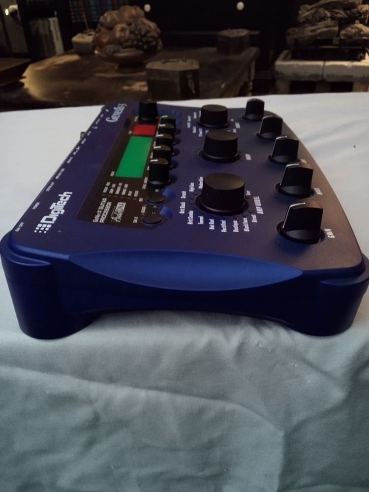 U20777 DIGITECH GENESIS 3 G2U