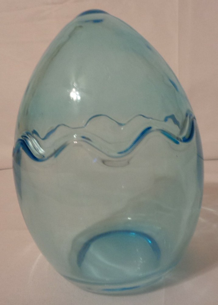 GLASS EASTER EGG CANDY DISH PASTEL BLUE 2 PC ZIG ZAG EDGE HATCHED SHELL TRINKET