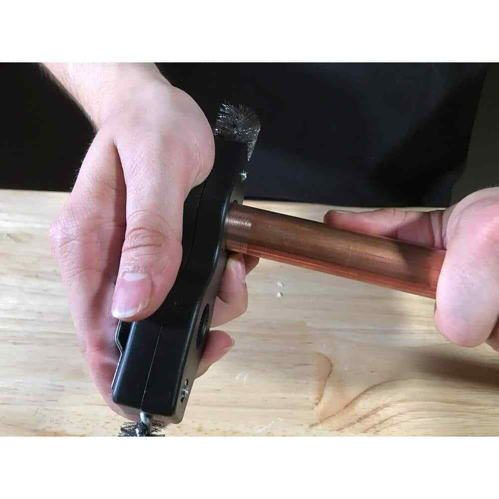 Husky 6-in-1 Fitting Brush