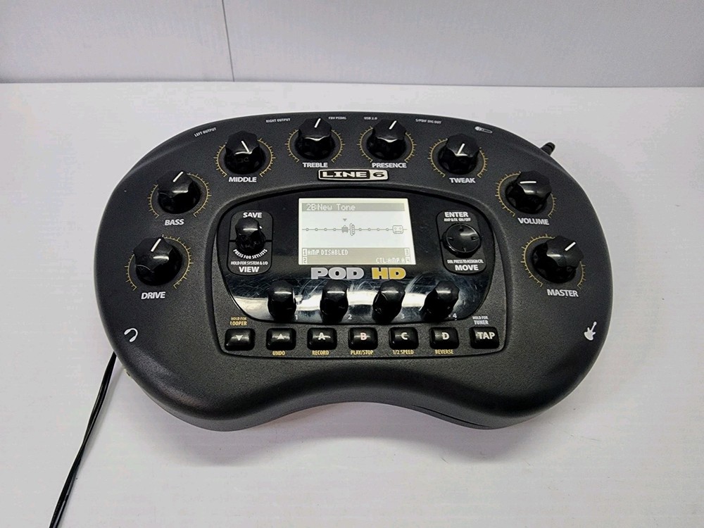 Line 6 POD HD Desktop Guitar Multi-Effect Processor, 22 Amp Models, 100+ Effects