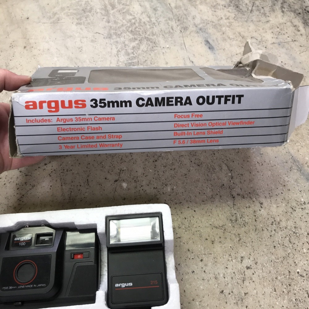 Argus 100 Point & Shoot 35mm Camera W/Flash - Untested - Flash Charges Fast Ship