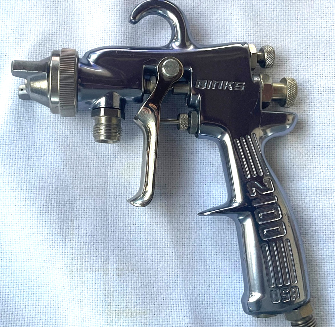Binks 2100 Pressure Feed Conventional Spray Gun