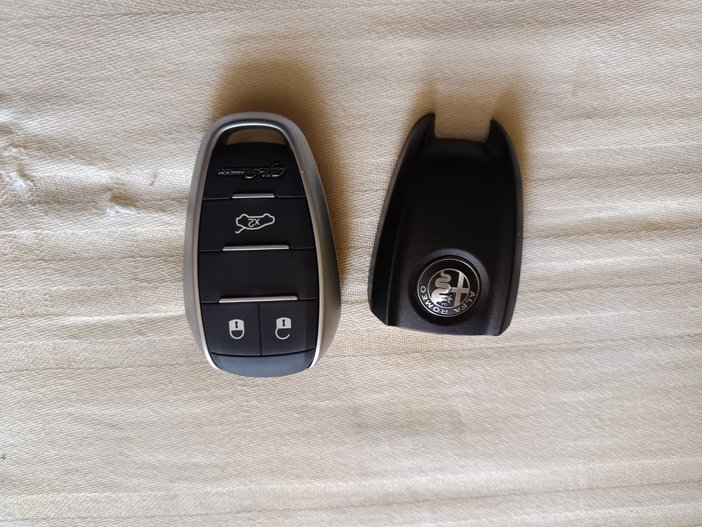 Alfa Romeo Stelvio Giulia Key Shell