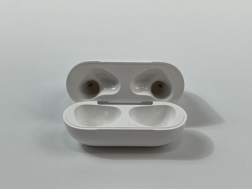 Apple AirPods (3rd Generation) Case (Bluetooth) A2897 White - Fair