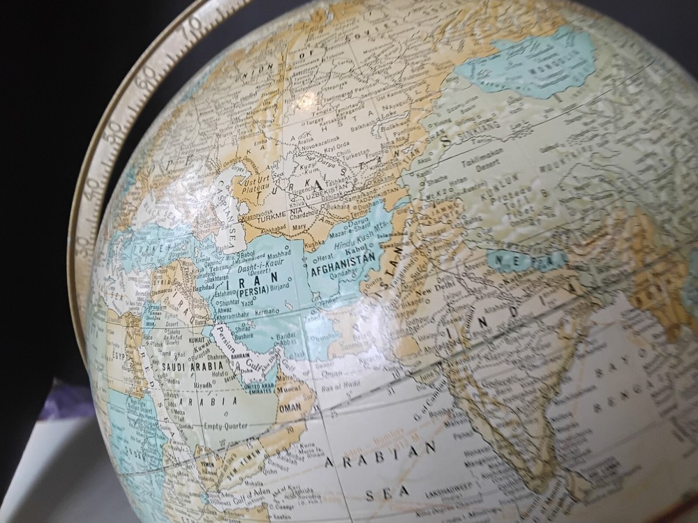 Crams Imperial World Globe. Learning Geography Excellent Condition