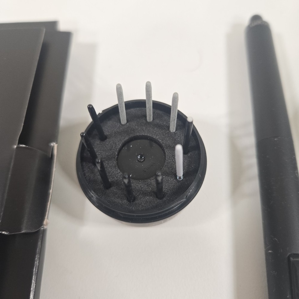 Wacom PTH-651 Intuos Pro Medium Creative Pen & Touch Tablet w/ Wireless Function