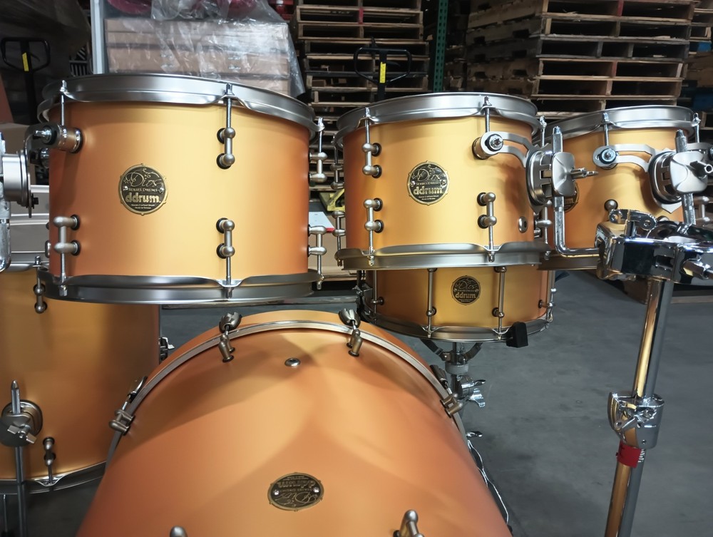 ddrum Dios 7pc Maple drumset Satin gold metallic with satin chrome hardware
