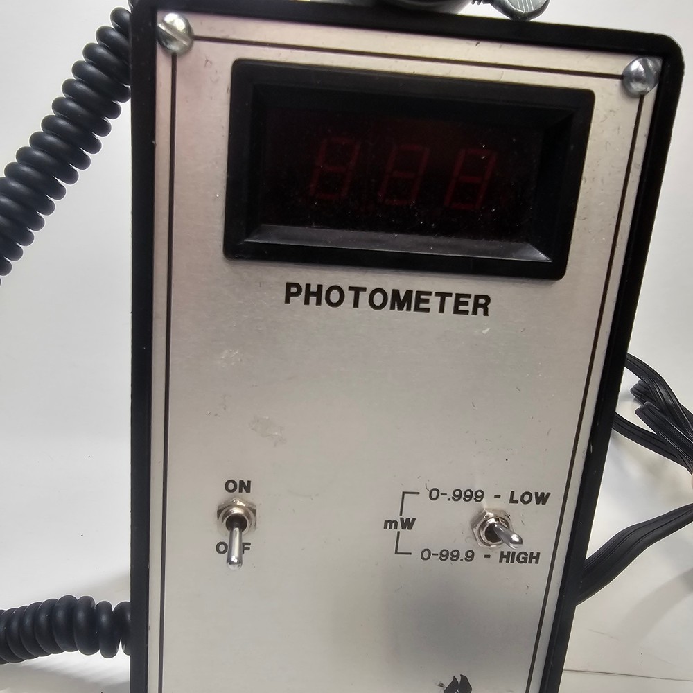 ENERGY CONCEPTS DIGITAL PHOTOMETER MODEL 60200 Working