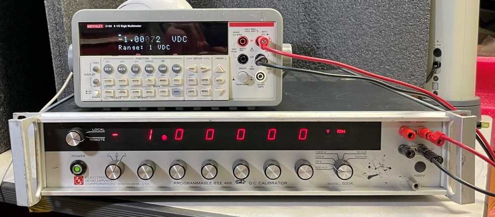 Electronic Development Corporation EDC 520A Programmable DC Calibrator w/GPIB