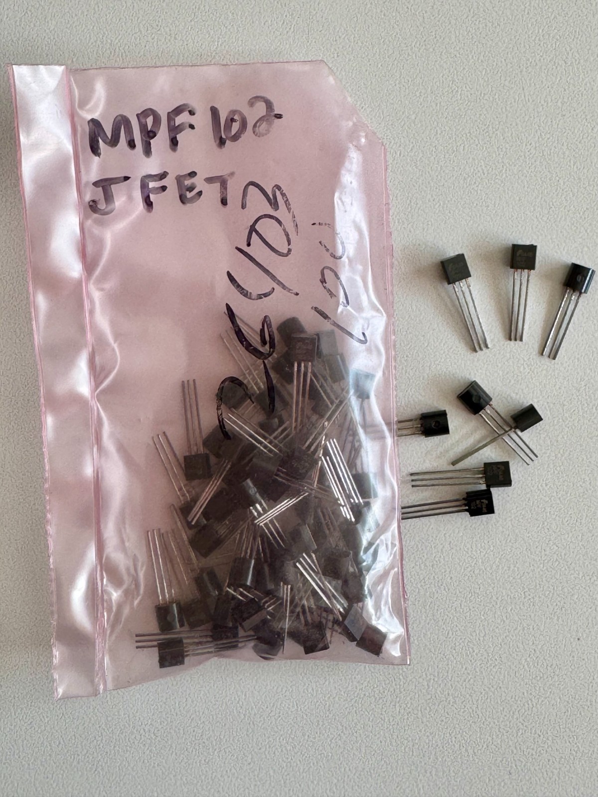 Fairchild MPF102 TO-92 JFET 25V 10mA Transistor New US Seller - 5 pcs