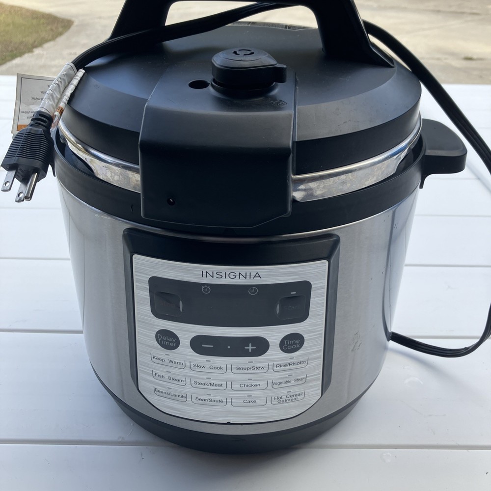 Insignia NS-MC80SS9.  8 qt. Multi-Function Pressure Cooker. Barely Used