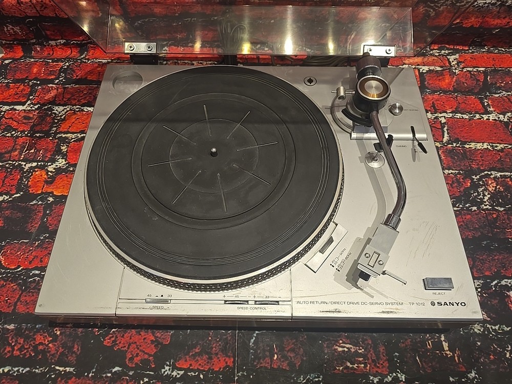 Sanyo Model TP-1012A Direct Drive Turntable - TESTED - NEEDS STYLUS