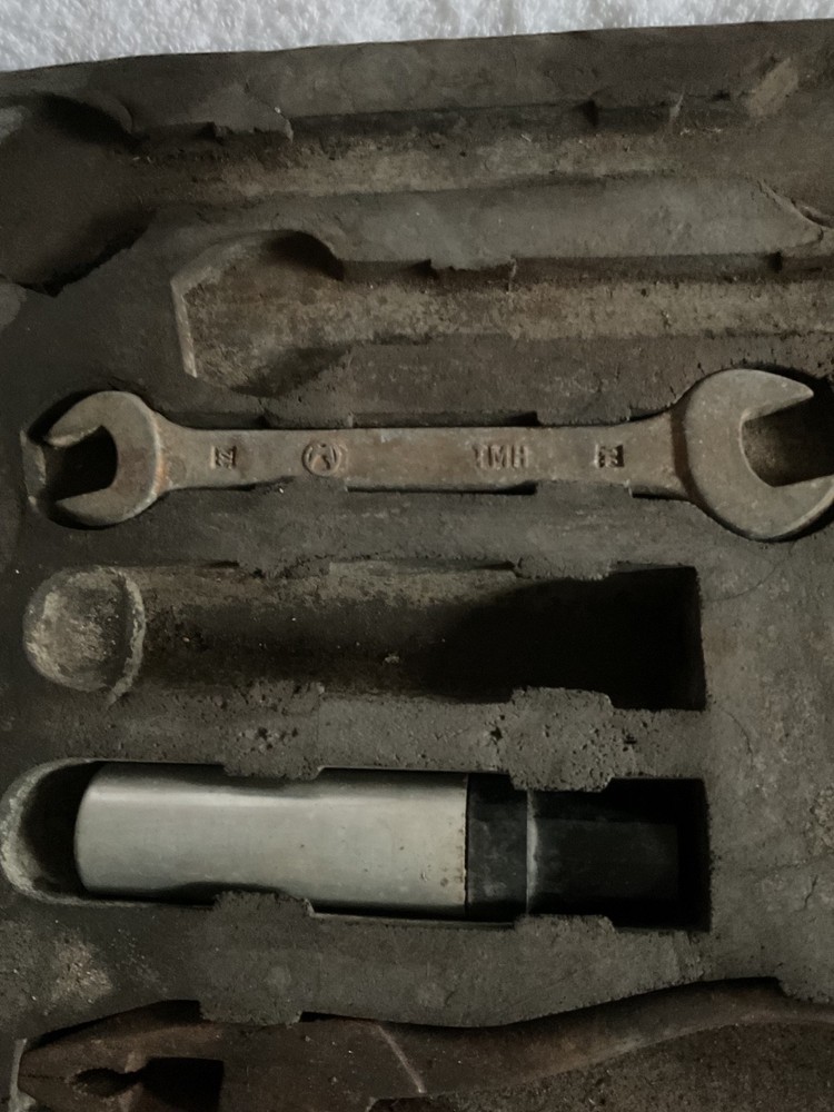 ROVER P4 TOOL TRAY With some Tools