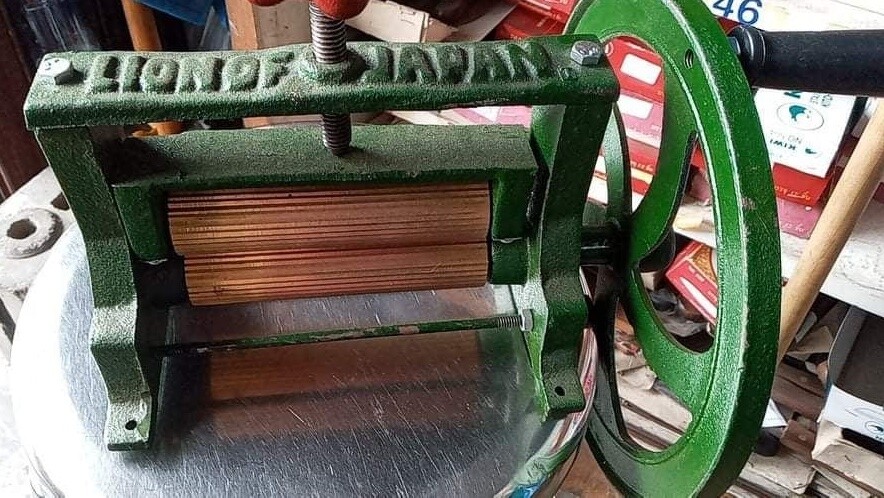 Small Thai Hand Cranked Dried Squid Grinder Axis Brass Thai Traditional Style