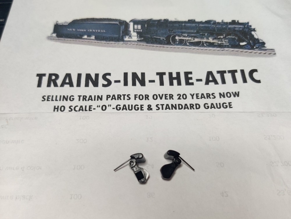 LIONEL COUPLER PLASTIC KNUCKLE WITH SPRING 9050-56 2 PCS NEW