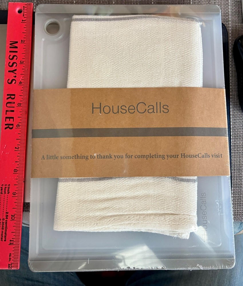 Plastic Cutting Board and Kitchen Towel St