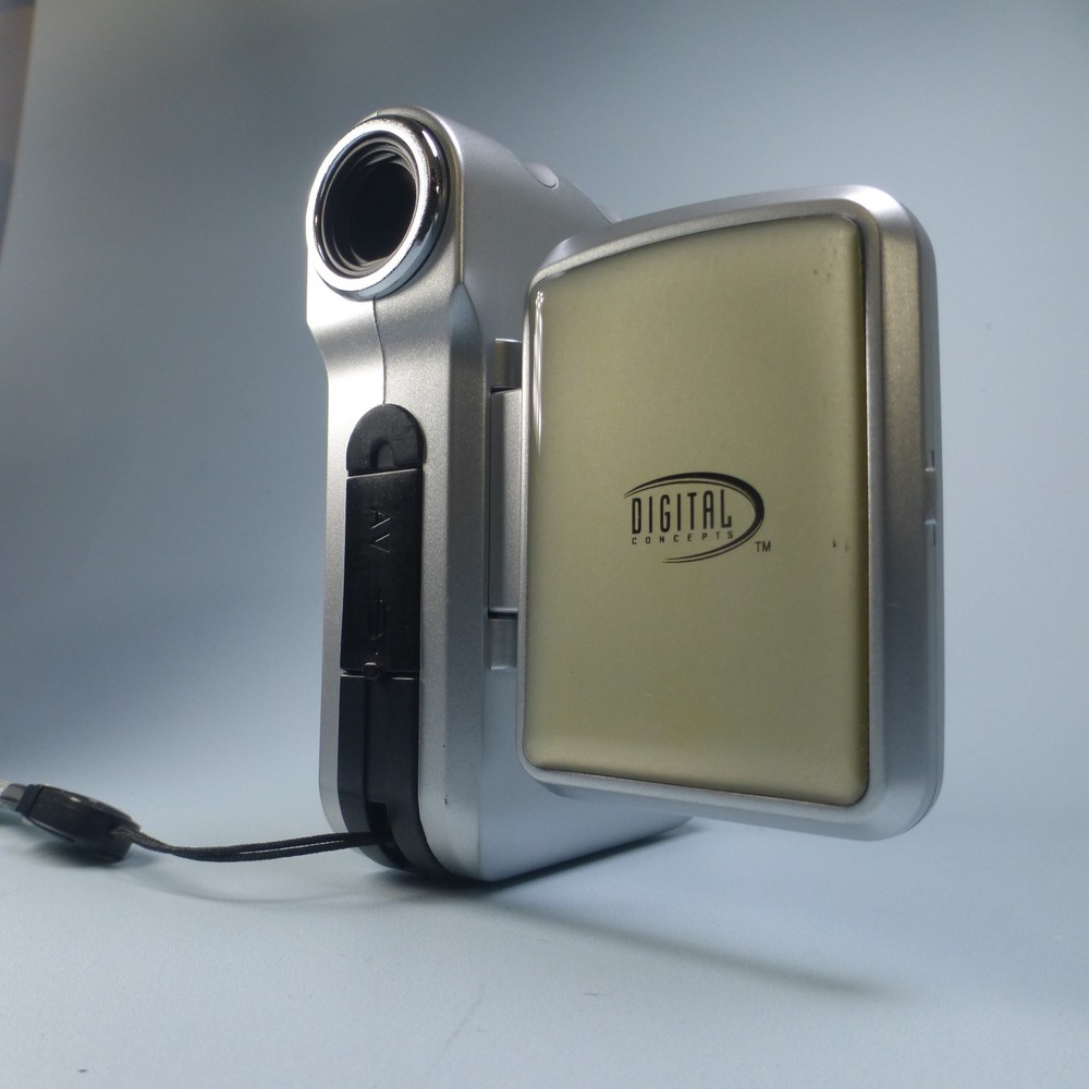 Digital Concepts Handheld Compact Digital Video Recorder Silver Tested