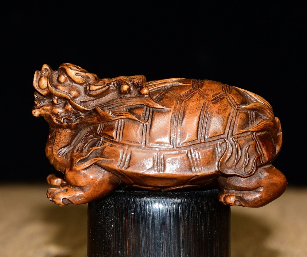 Collected Small Leaf Boxwood Dragon Turtle Handle