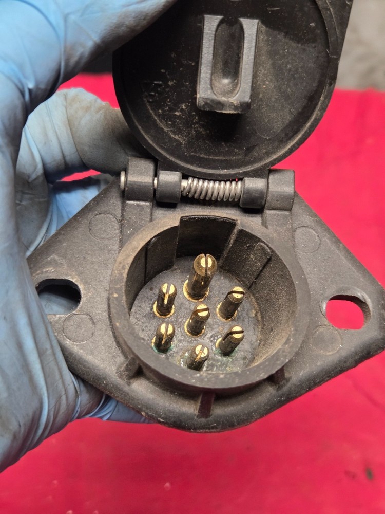 PHILLIPS INDUSTRIES 16-726 STA-DRY 7 PIN CONNECTION