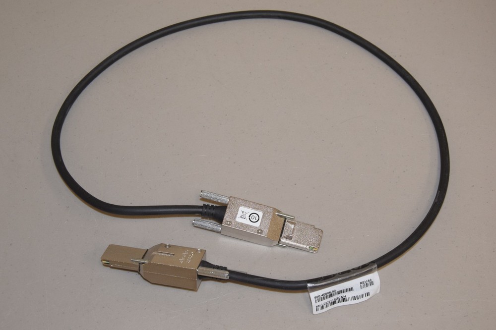 Cisco 1 Meter Stack Cable STACK-T2-1M V03 800-40806-03 Used