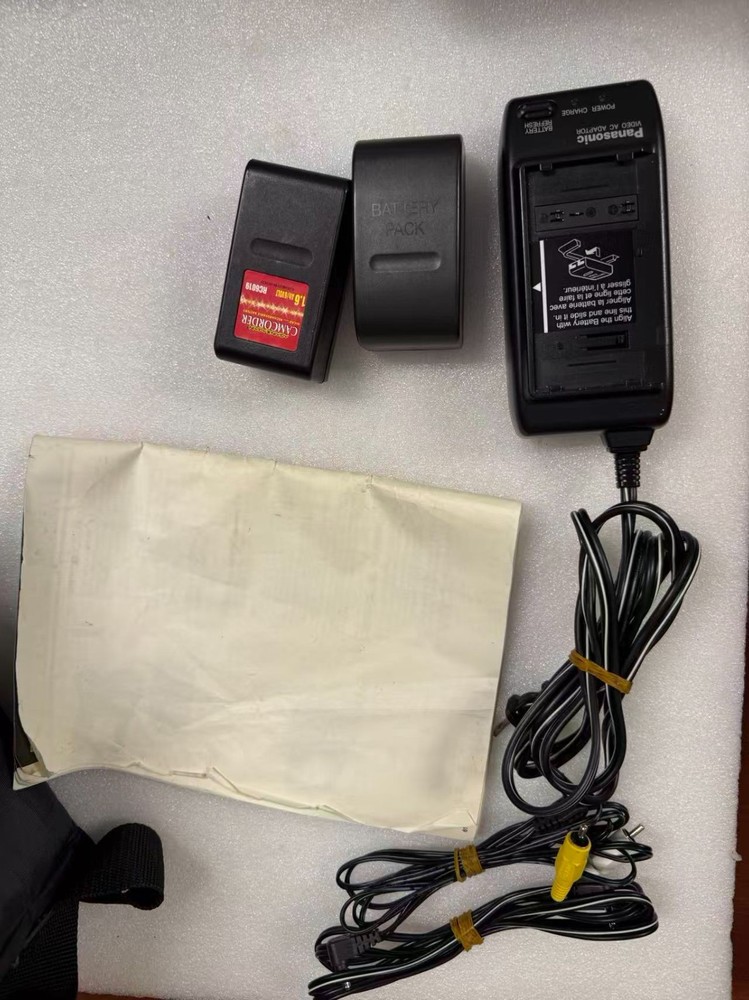Panasonic PV-D506D Camcorder with bag