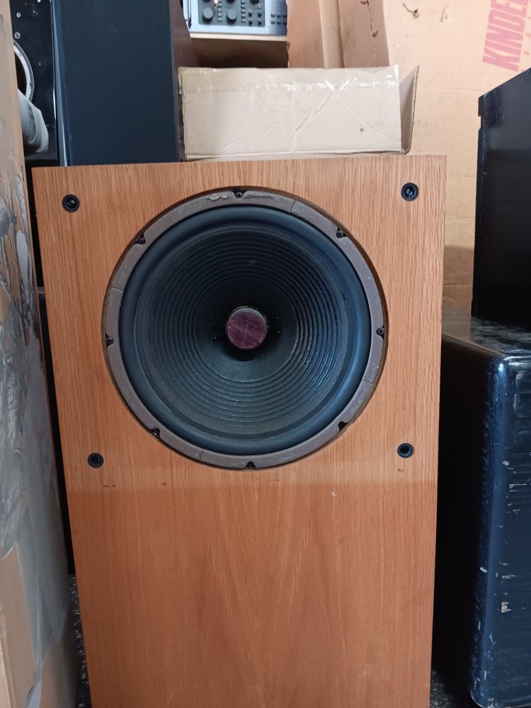 Speakers Model 8 W