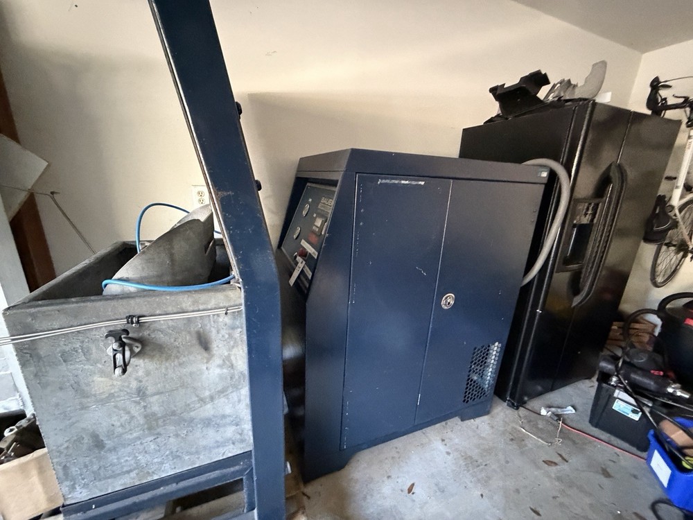 Bauer Mini Verticus GI 120V-E3/460V Compressors 2008