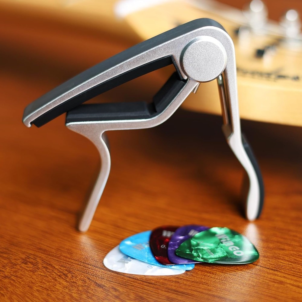 Silver Guitar Capo for 6-String Guitars + 5 Picks - Quick Release