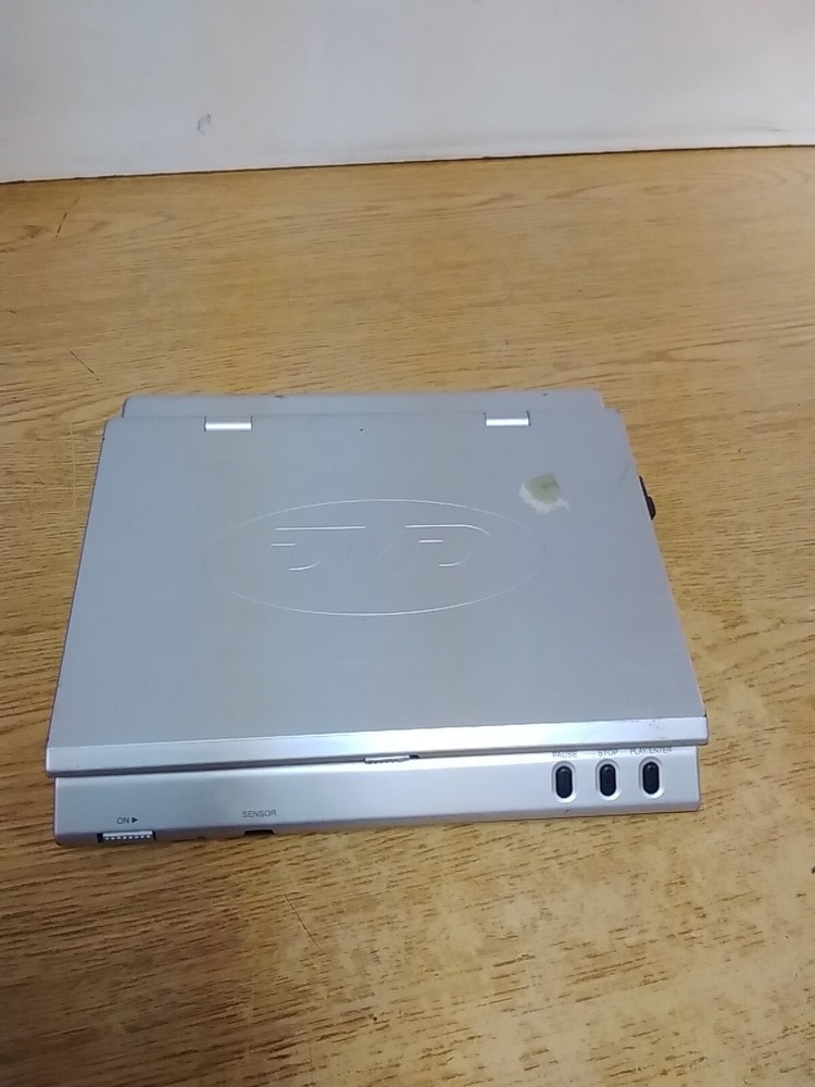 Digital Labs Portable DVD/CD Player K715