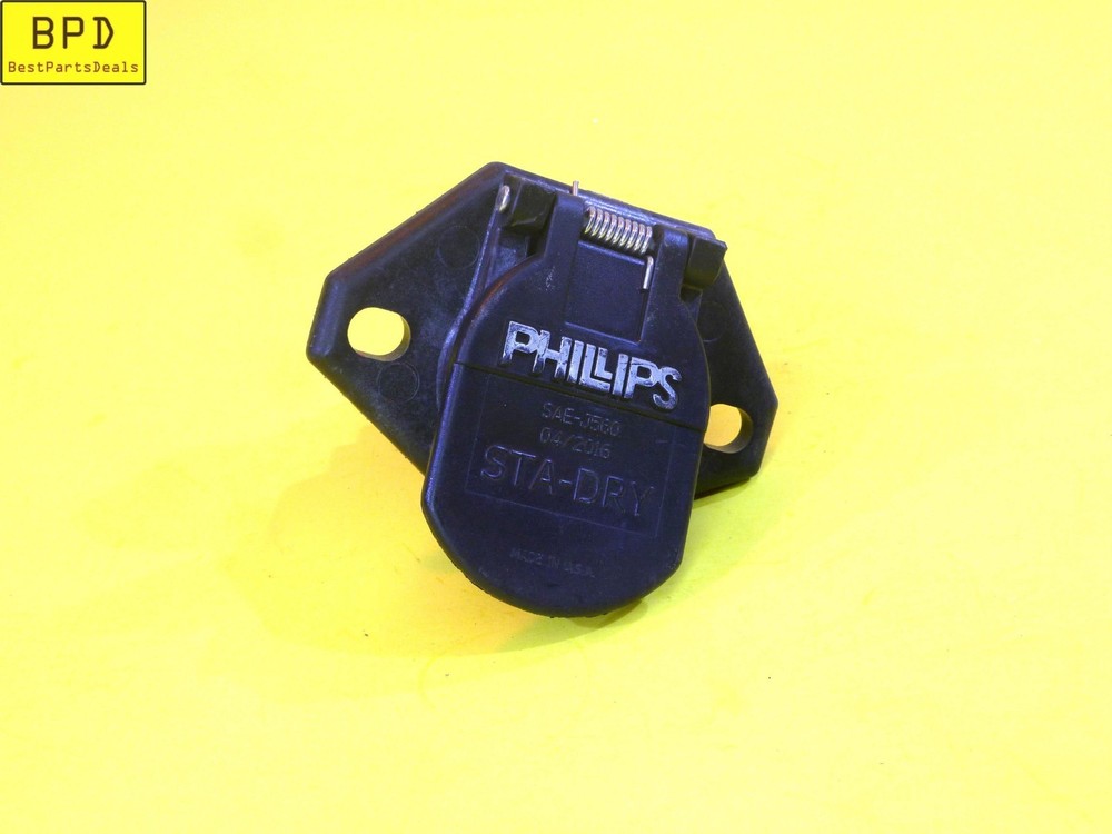 PHILLIPS Sta-Dry Ring 7 Way 2-Hole Bullet Termination Split Pin Socket 16-724