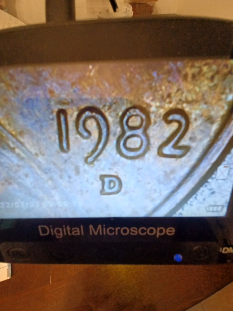 1982D PENNY ERRORS 3.1 GRAMS BIG BOLD LETTERS FRONT AND REVERSE