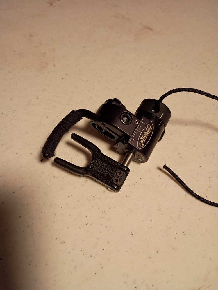 Mathews Archery Drop away Rest Righthand