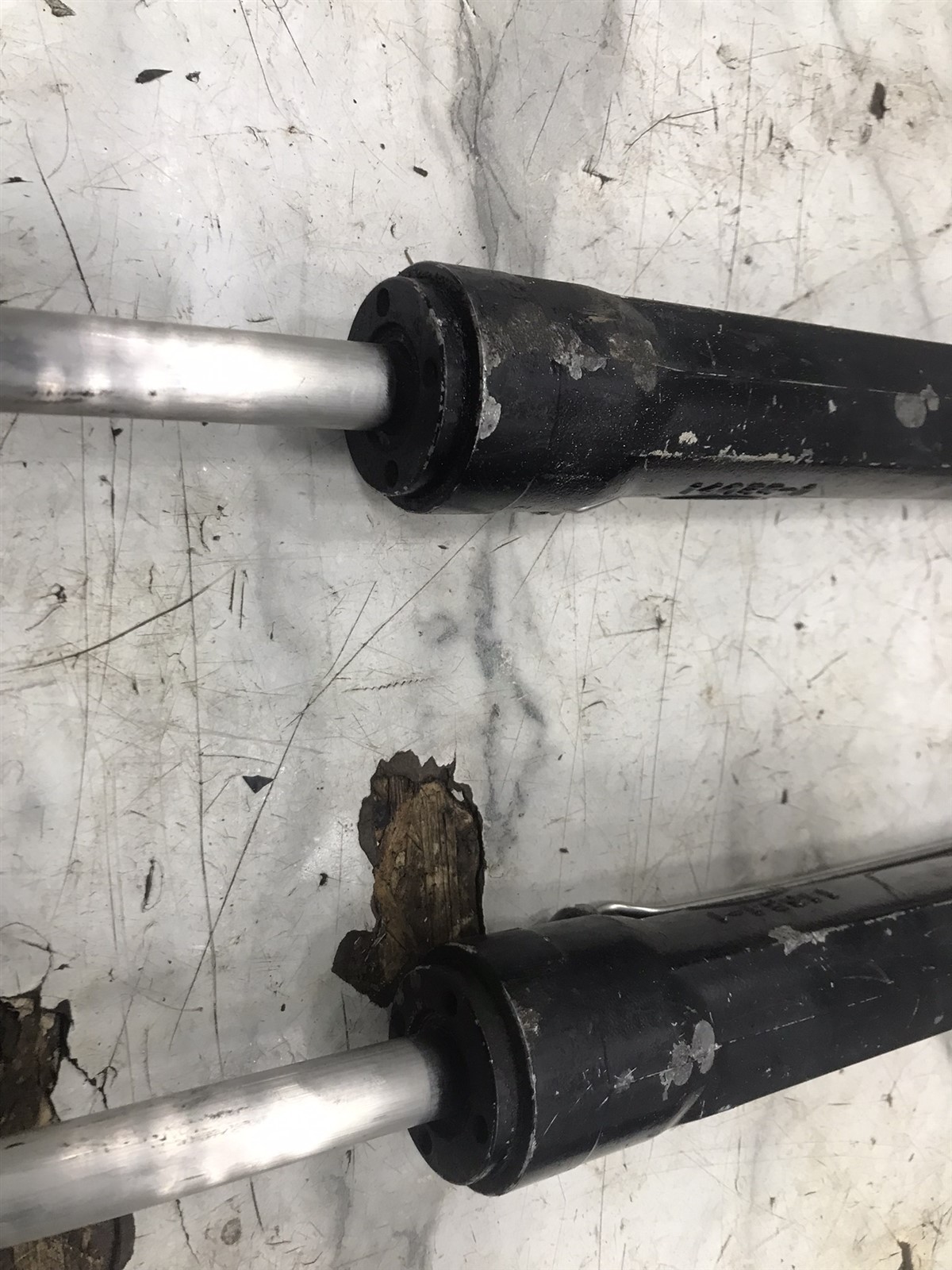 Mercury MerCruiser Alpha Bravo trim tilt lift hydraulic cylinders power trim XD