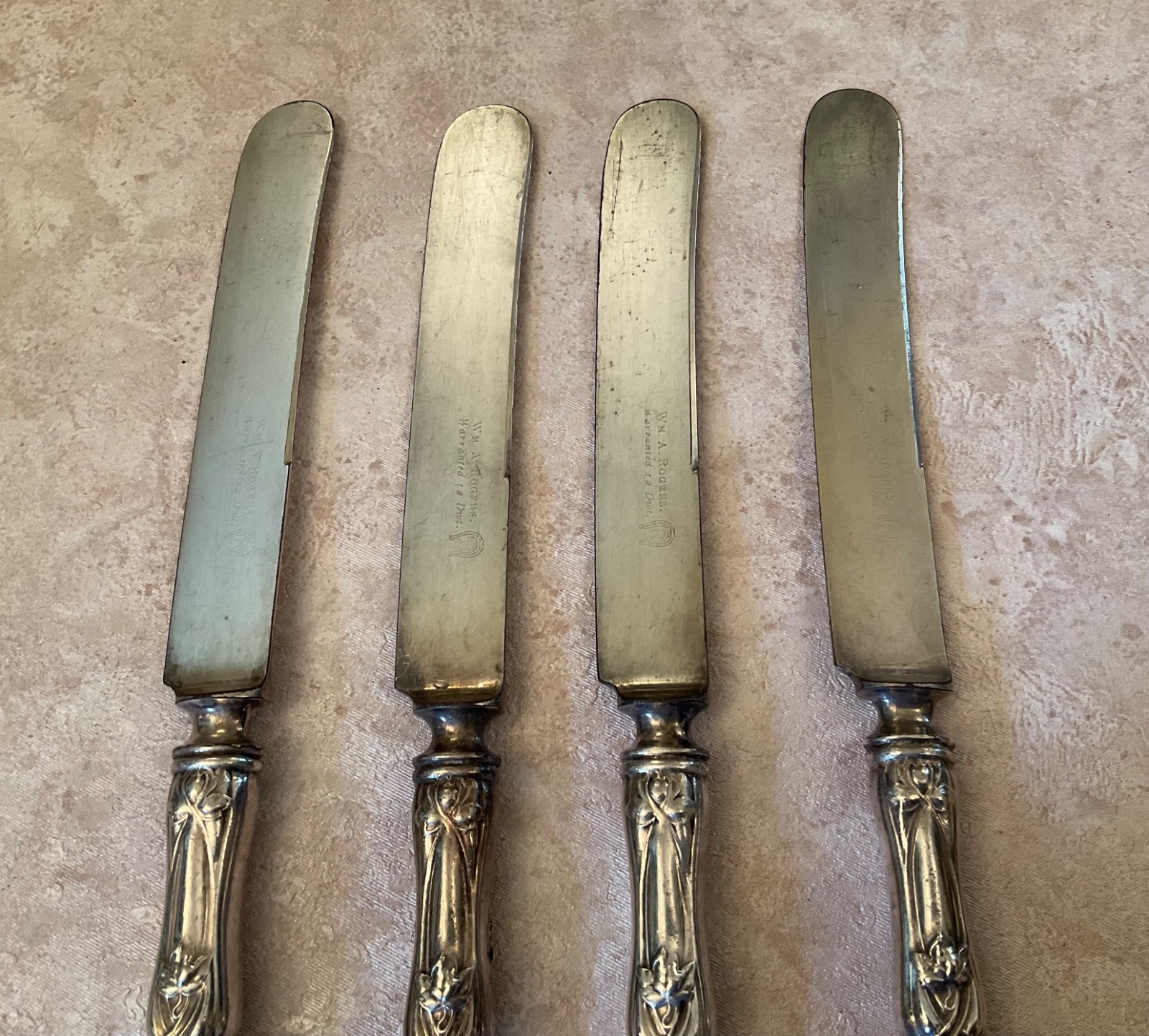 4 Pc 1906 GRENOBLE / GLORIA Silverplated 7" DINNER KNIVES Wm A Rogers/Oneida
