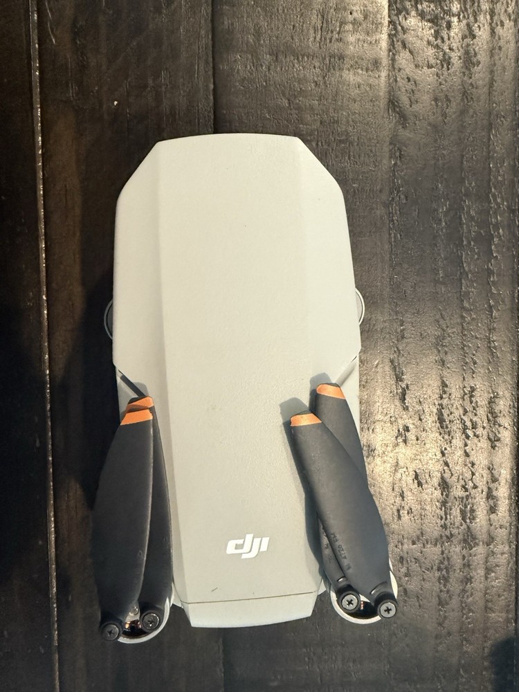 DJI Mini SE Drone Combo