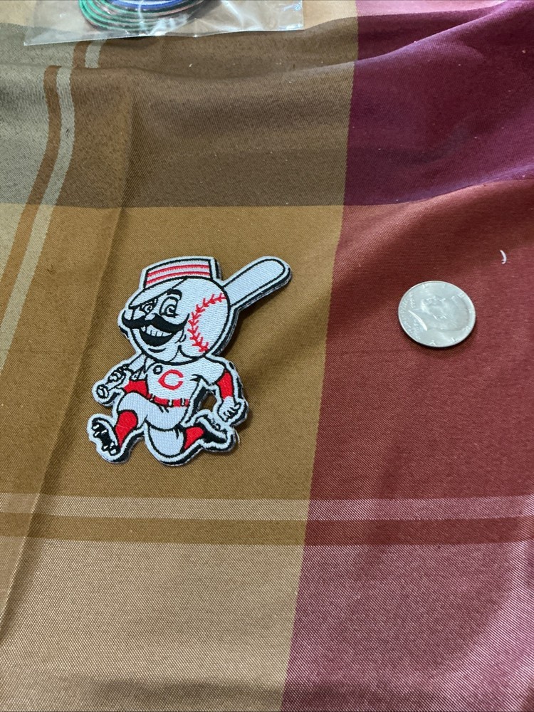 Cincinnati Reds Embroidered Iron On Patch