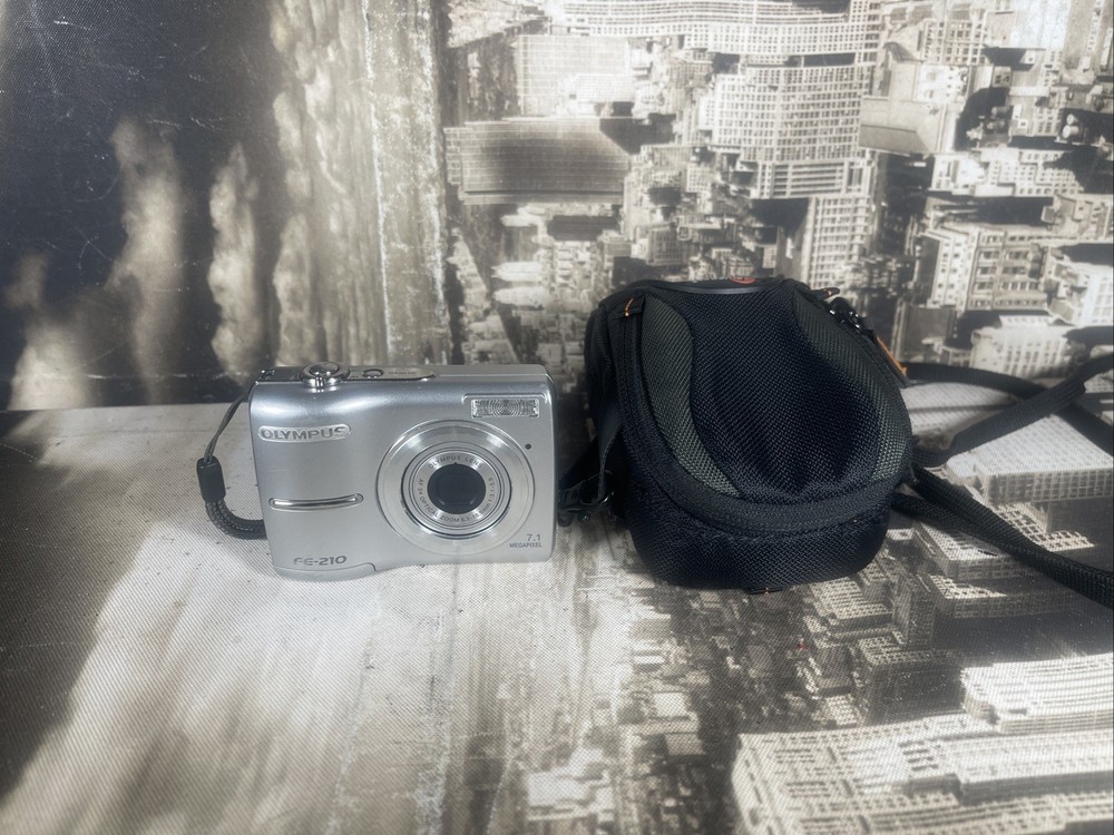 Olympus Digital Camera FE-210 7.1MP Silver Tested. AA Batteries Required.