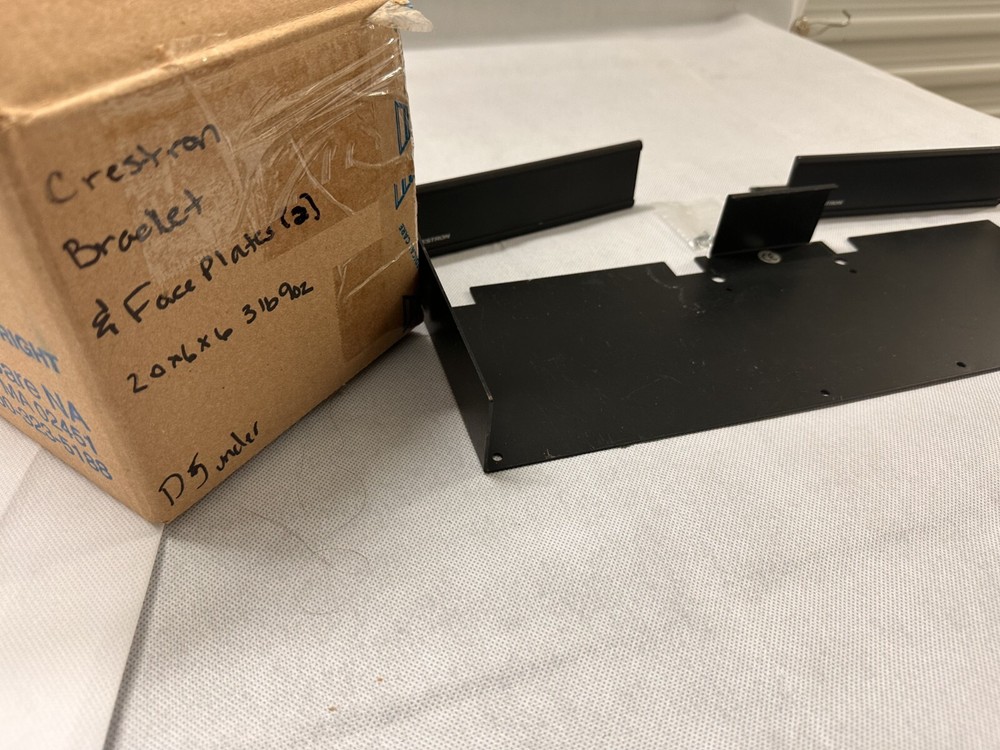 Crestron Mounting Bracket with 2 Faceplates – Wall Plate Kit