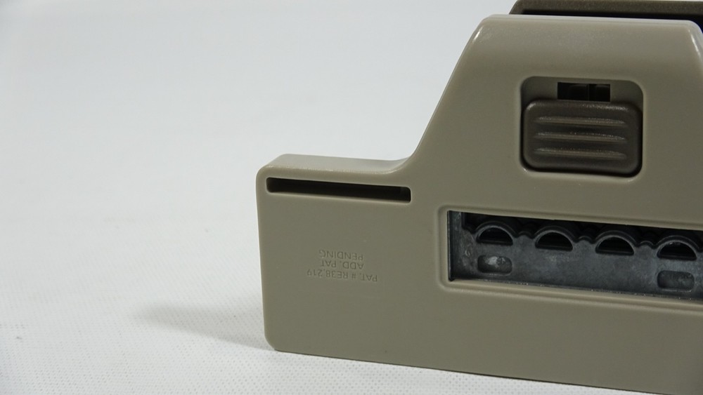 Stampin Up! Border Edge Locking Paper Punch - Rounded Pattern