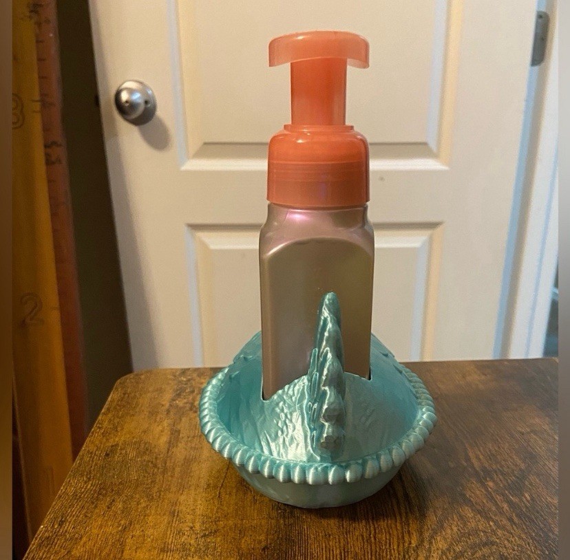 Hen On Nest Foaming Soap Holder