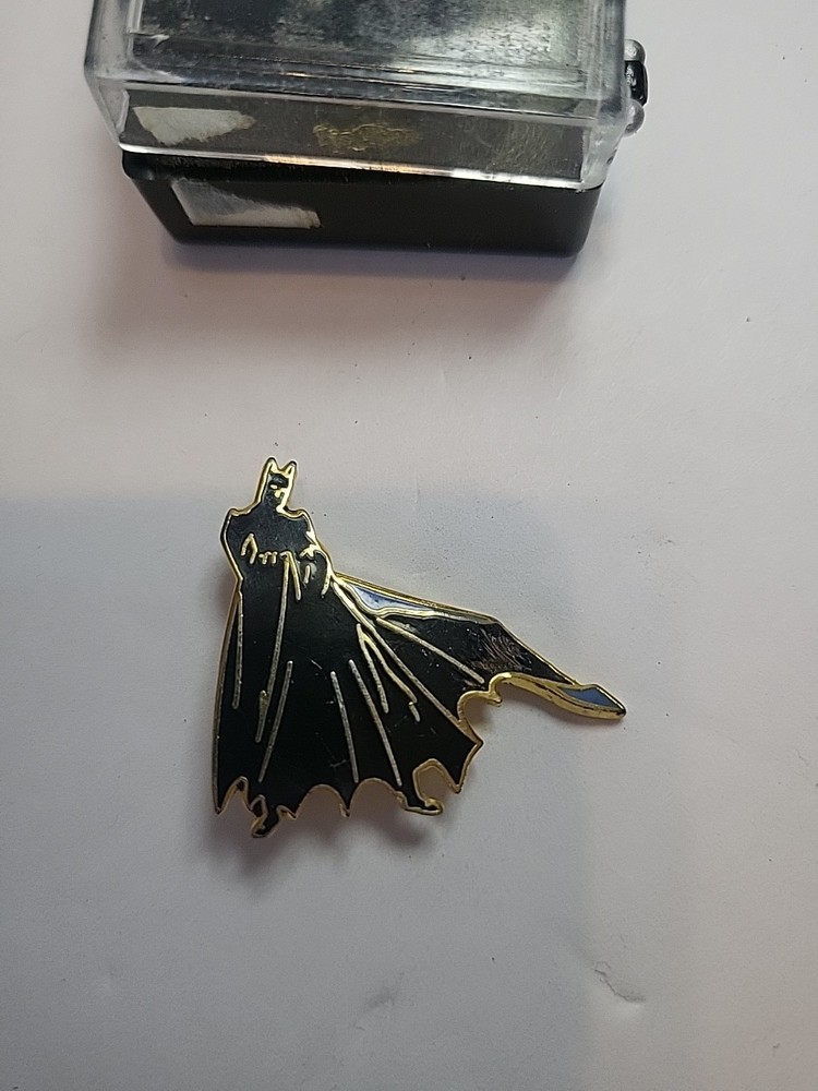 1988 DC COMICS Batman Vintage Pin